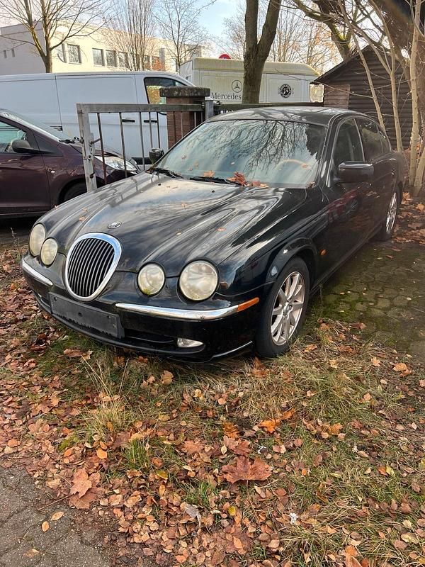 Schwarz Gebraucht 2001 Jaguar S-Type S Limousine | 700 € (Superpreis) - Bild 1/4