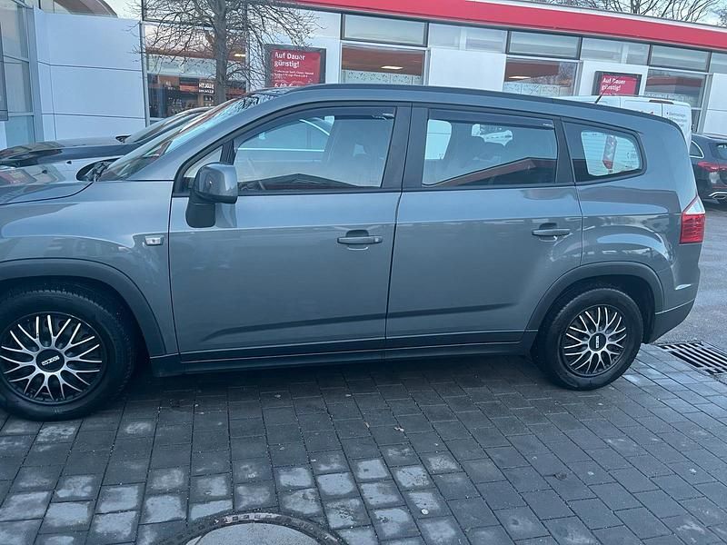 Gebraucht Chevrolet Orlando 163 PS (119 kW) 2012 Grau Van / Kleinbus