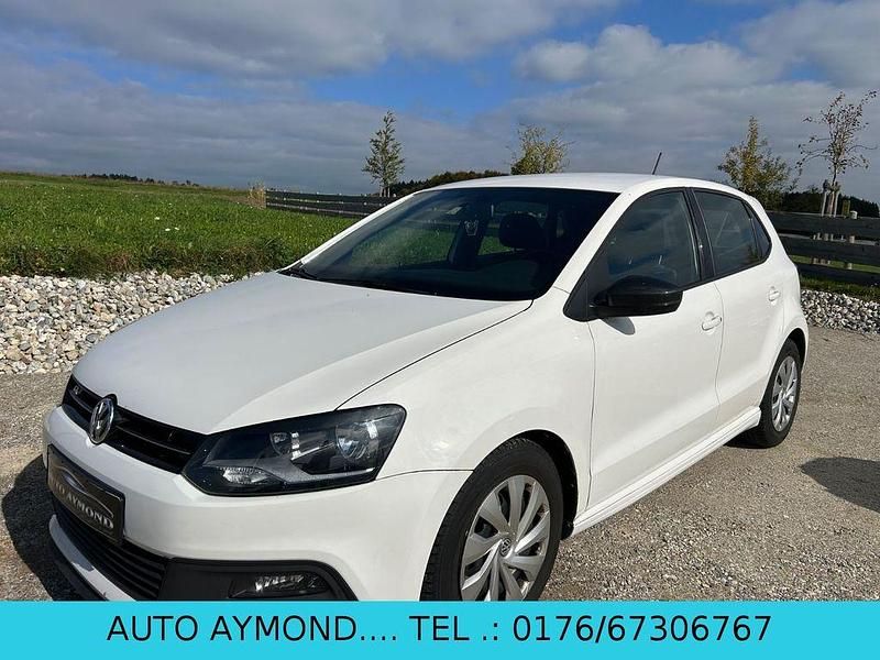 Weiß Gebraucht 2013 VW Polo Comfortline Limousine | 3.500 € (Guter Preis) - Bild 1/4