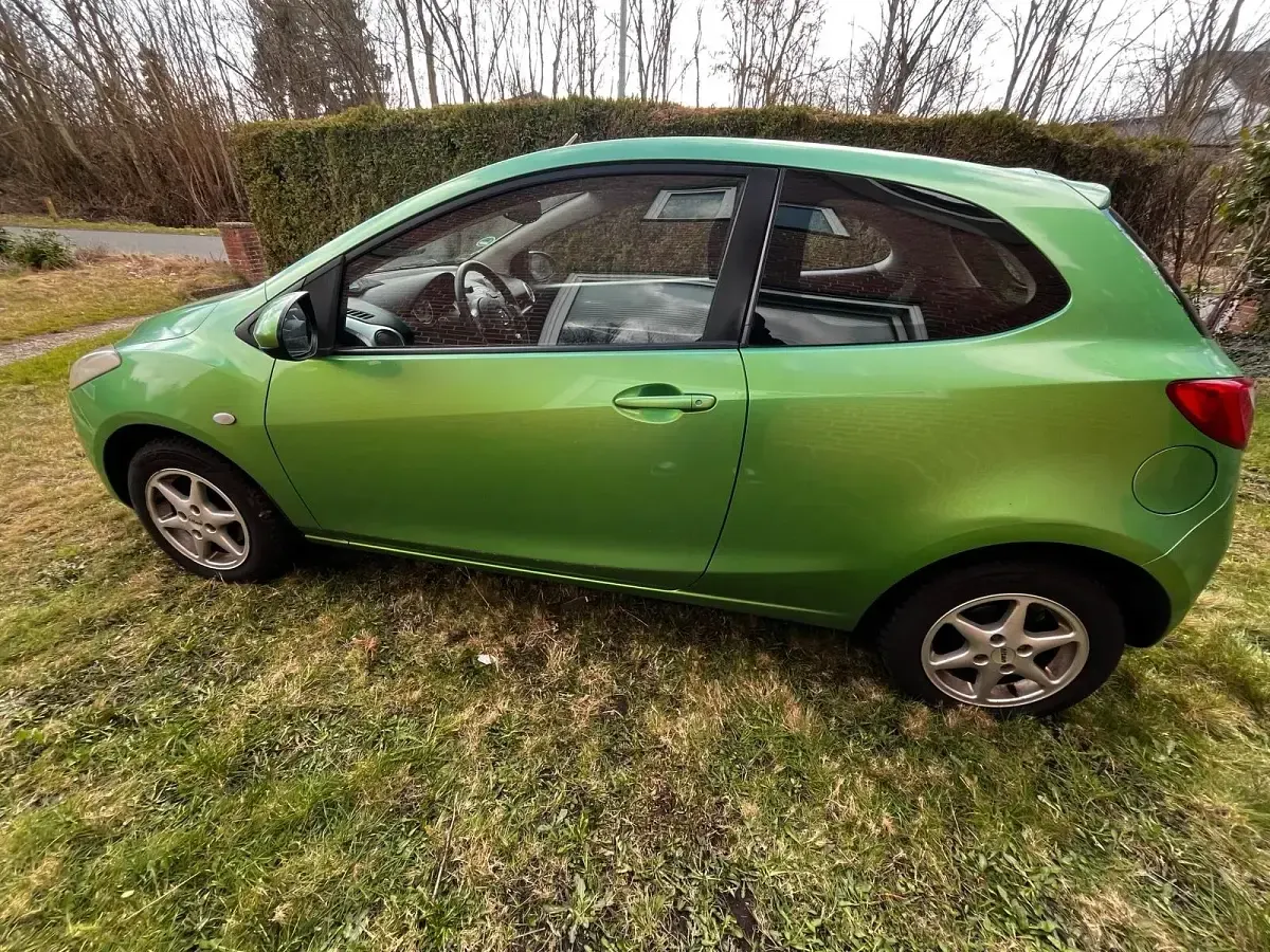 Usata Mazda 2 75 CV (55 kW) 2009 Verde Utilitaria