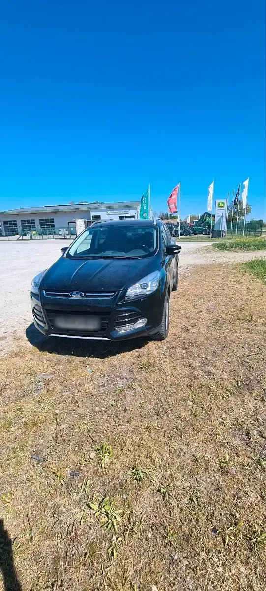 Second-hand Ford Kuga 150 CP (110 kW) 2015 Negru SUV