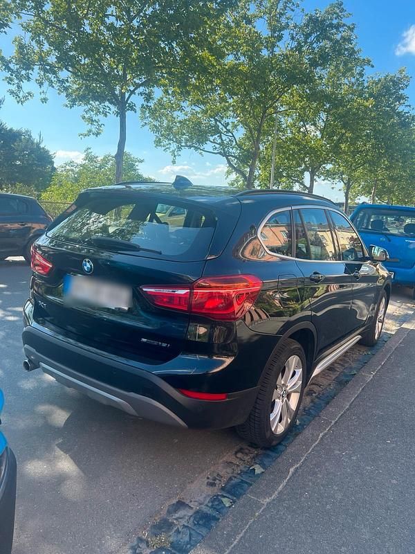 Schwarz Gebraucht 2019 BMW X1 xLine SUV | 19.250 € (Fairer Preis) - Bild 1/4