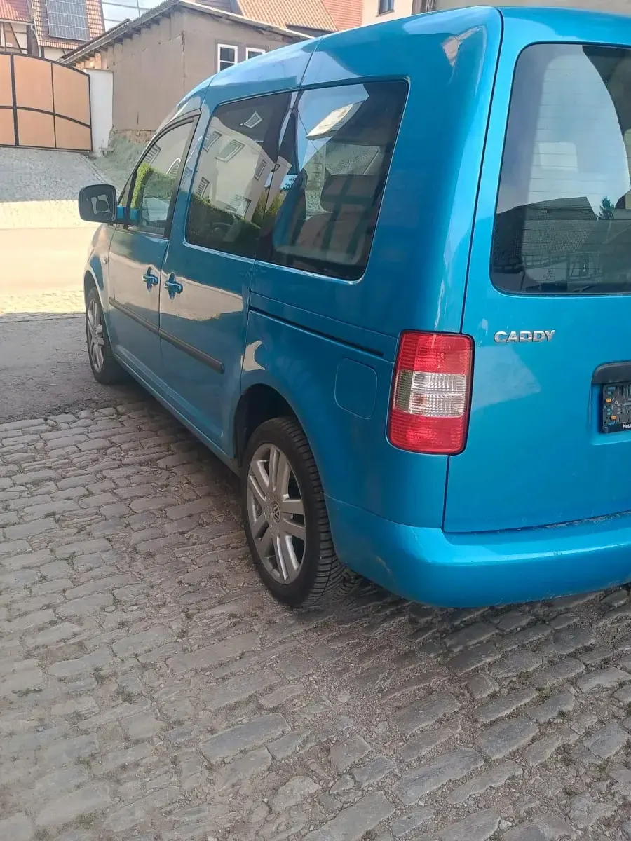 Second-hand VW Caddy 105 CP (77 kW) 2007 Albastru Monovolum