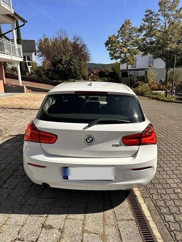 Weiß Gebraucht 2017 BMW 116 Kleinwagen | 9.200 € (Guter Preis) - Bild 1/4