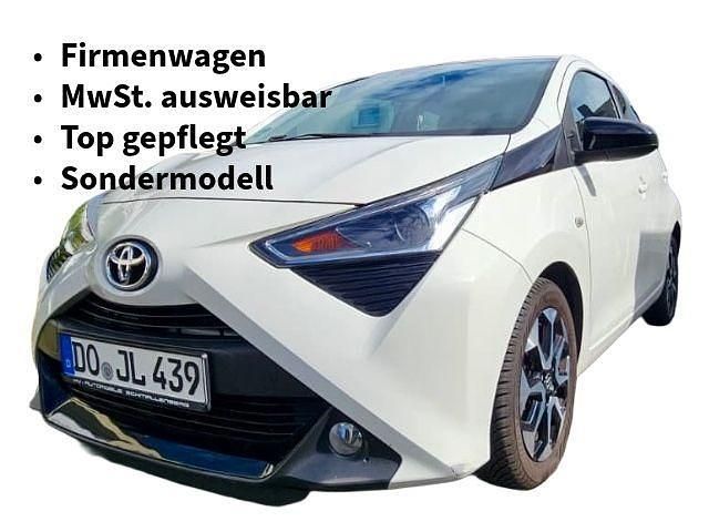 Weiß Gebraucht 2021 Toyota Aygo X-play Kleinwagen | 7.899 € (Fairer Preis) - Bild 1/4