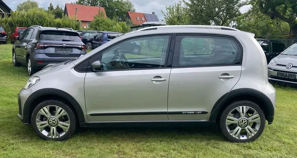 Gebraucht VW cross up! 90 PS (66 kW) 2019 Silber Kleinwagen
