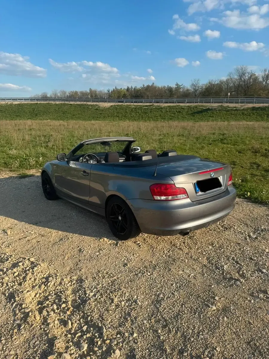 Gebraucht BMW 118 Cabriolet 143 PS (105 kW) 2009 Grau Cabrio