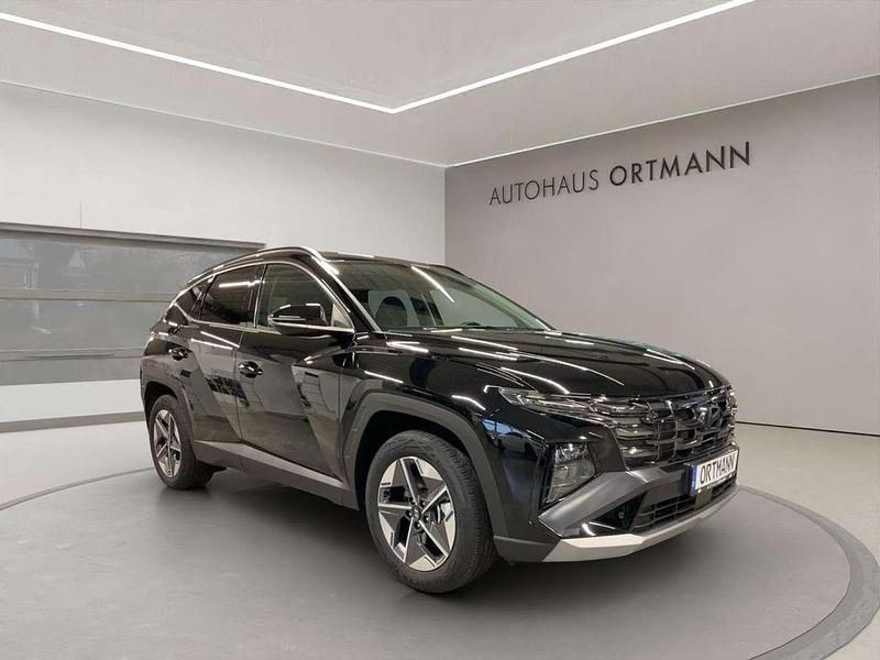 Abyss black Neu 2025 Hyundai Tucson Trend SUV | 40.890 € (Teuer) - Bild 1/4