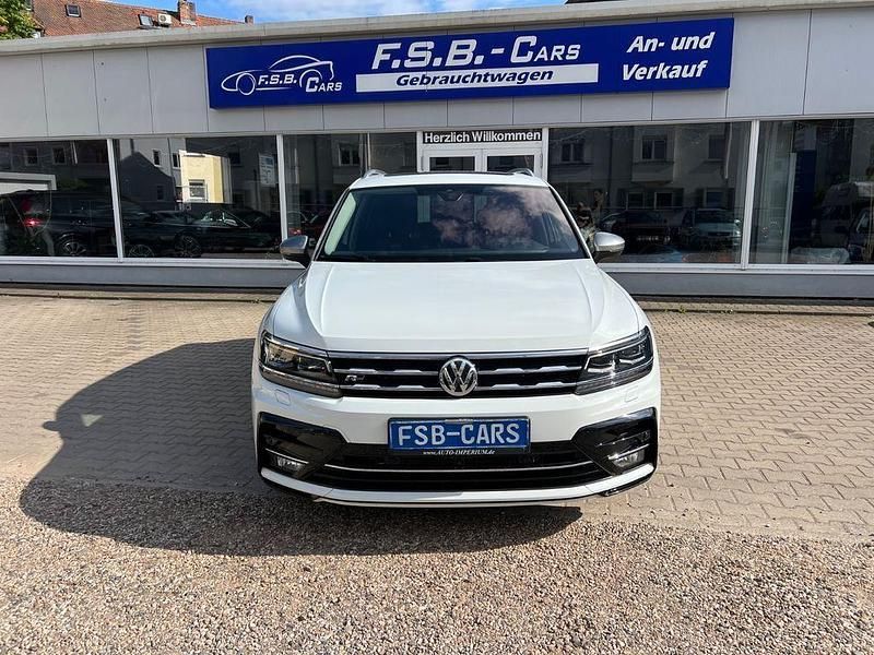Weiß Gebraucht 2019 VW Tiguan Allspace Highline SUV | 29.350 € (Fairer Preis) - Bild 1/4