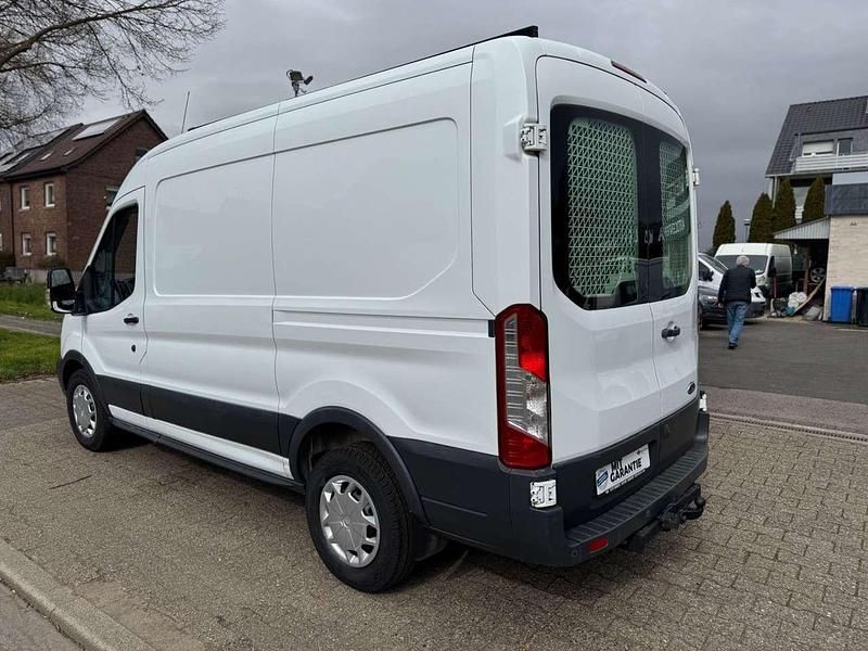 Gebraucht Ford Transit Trend 170 PS (125 kW) 2018 Weiß Van / Kleinbus