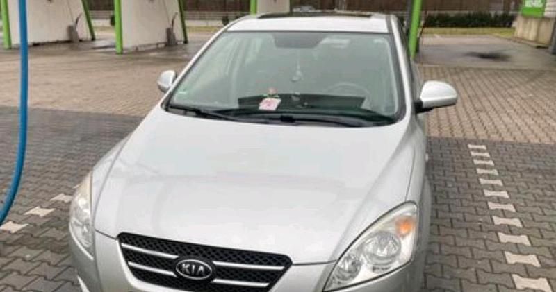 Gebraucht Kia Ceed 105 PS (77 kW) 2007 Grau Kleinwagen