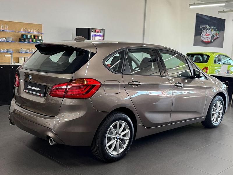 Gebraucht BMW 220 Active Tourer 192 PS (141 kW) 2019 Beige Van / Kleinbus