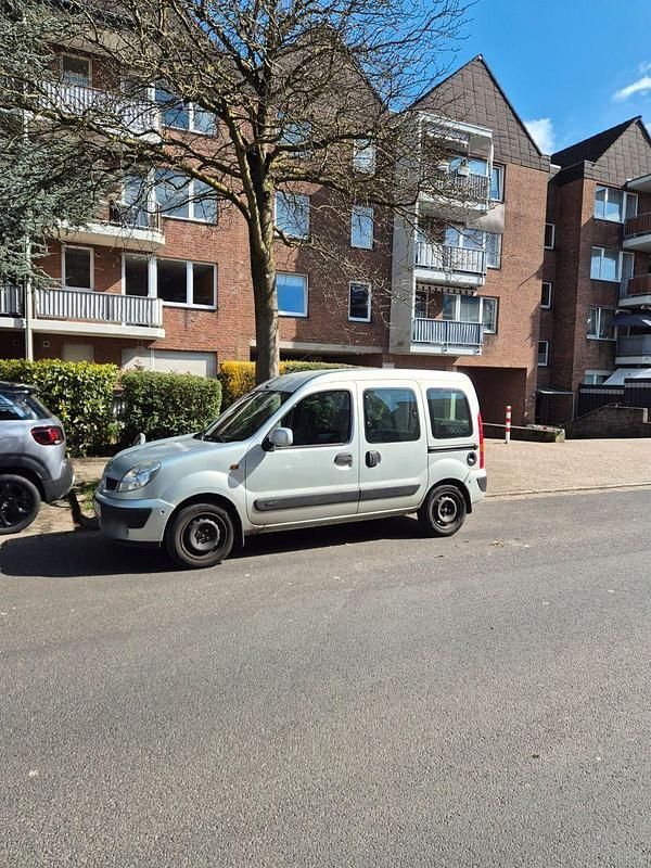 Gebraucht Renault Kangoo Privilege 75 PS (55 kW) 2005 Silber Van / Kleinbus