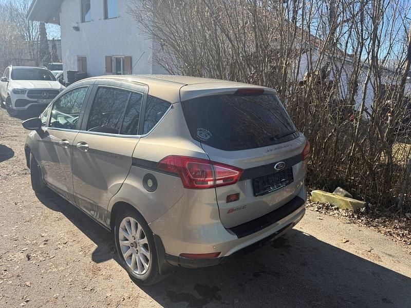 Gebraucht Ford B-MAX Titanium 95 PS (69 kW) 2014 Braun Van / Kleinbus