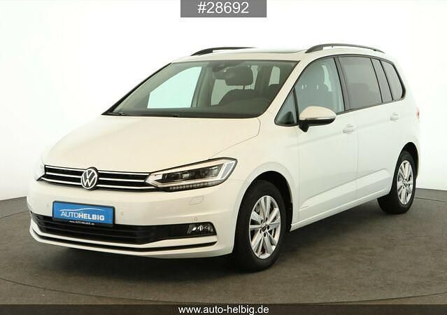 Gebraucht VW Touran Comfortline 122 PS (89 kW) 2022 Pure white Van / Kleinbus