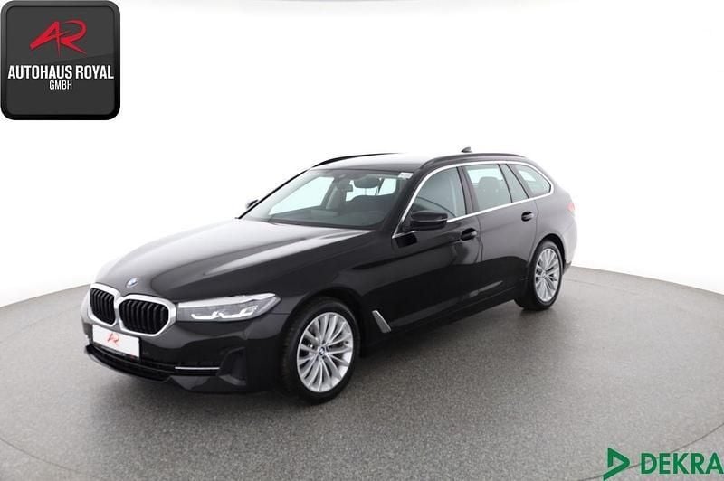 Schwarz Gebraucht 2022 BMW 520 Sport Line Limousine | 29.580 € (Superpreis) - Bild 1/4