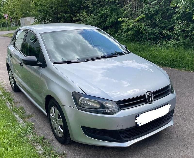 Grau Gebraucht 2011 VW Polo Match Limousine | 5.100 € (Guter Preis) - Bild 1/4