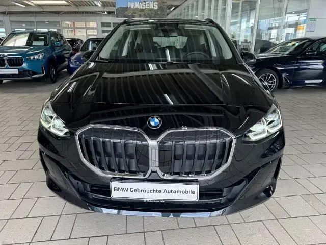 Gebraucht BMW 220 Active Tourer 170 PS (125 kW) 2025 Saphirschwarz Van / Kleinbus