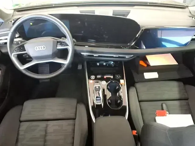 Gebraucht Audi A6 Sport 204 PS (150 kW) 2025 Mythosschwarz metallic Limousine