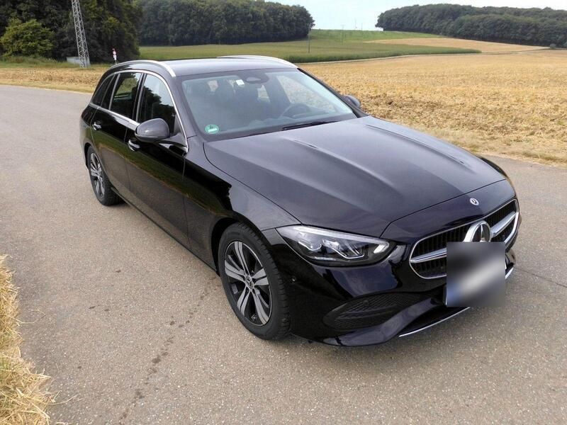 Schwarz Gebraucht 2021 Mercedes C220 Avantgarde Kombi | 22.750 € (Superpreis) - Bild 1/4