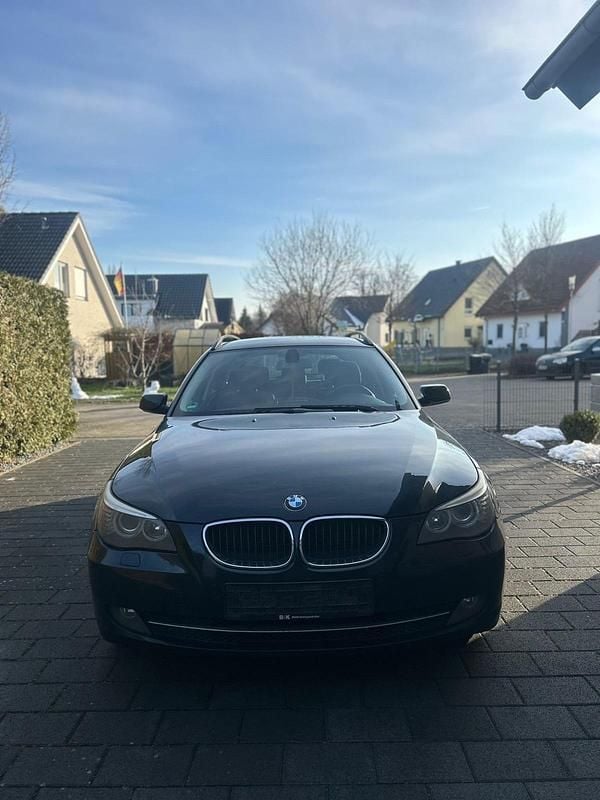 Grün Gebraucht 2009 BMW 560L Limousine | 3.000 € - Bild 1/4