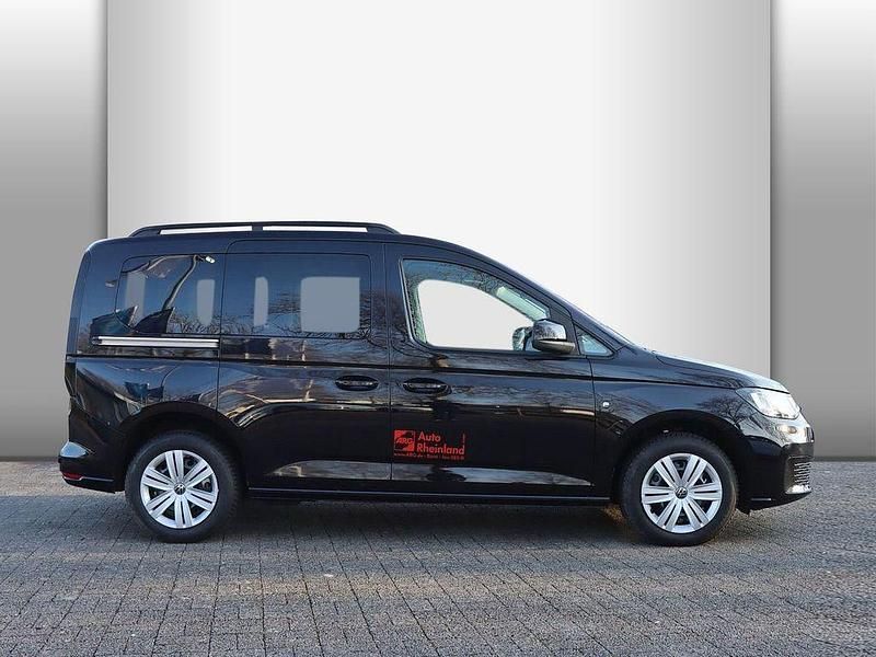 Gebraucht VW Caddy Basis 114 PS (83 kW) 2024 Deep black perleffekt Van / Kleinbus