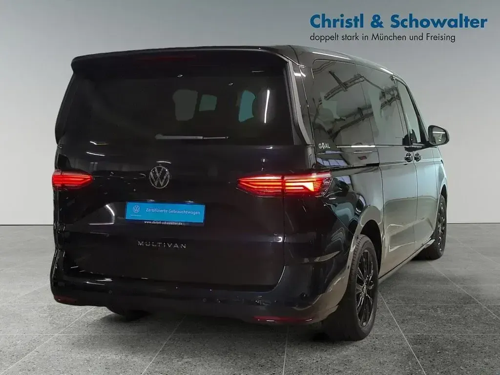 Gebraucht VW Multivan Goal 150 PS (110 kW) 2025 Deep black perleffekt Van / Kleinbus