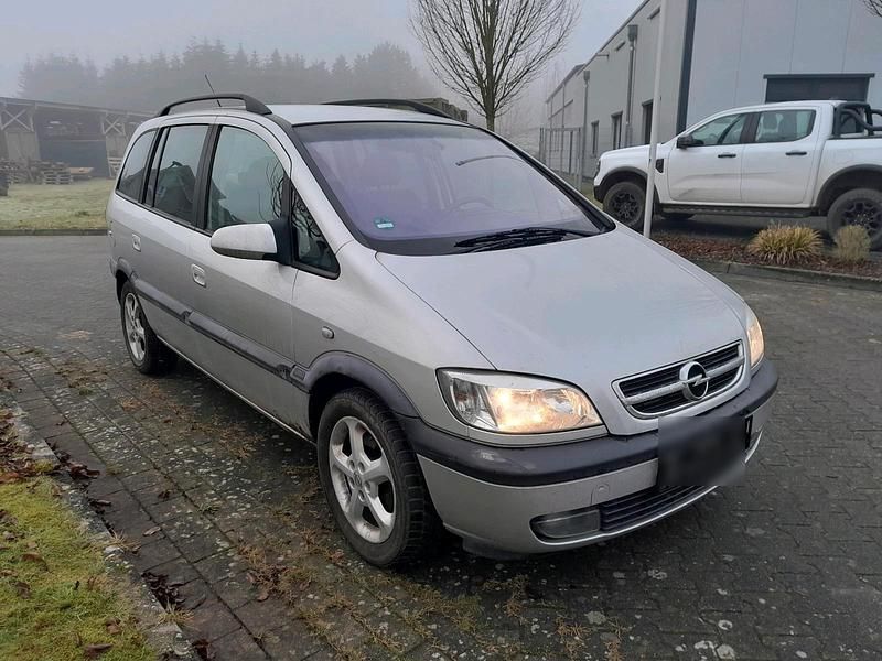 Grau Gebraucht 2005 Opel Zafira Van / Kleinbus | 1.300 € (Guter Preis) - Bild 1/4
