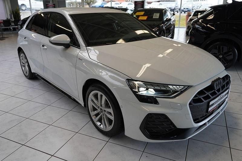 Neu Audi A3 S-Line 150 PS (110 kW) 2025 Weiß Limousine