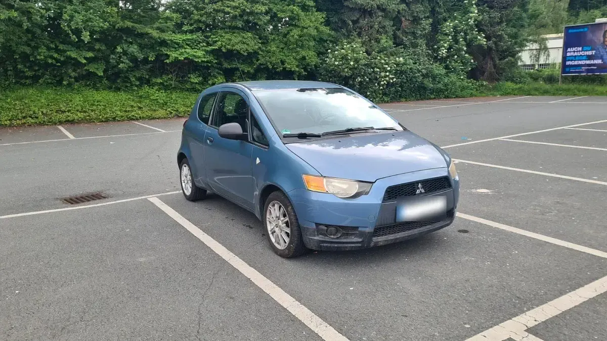 Gebraucht Mitsubishi Colt 95 PS (69 kW) 2009 Blau Kleinwagen