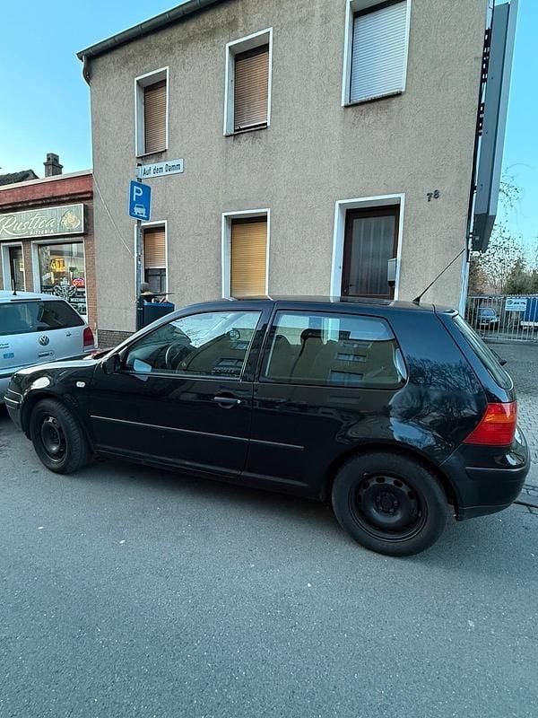 Gebraucht VW Golf IV 65 PS (47 kW) 2002 Schwarz Kleinwagen
