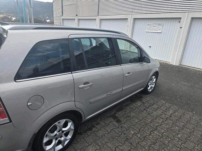 Gebraucht Opel Zafira 120 PS (88 kW) 2005 Grau Van / Kleinbus