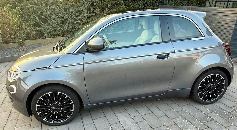 Gebraucht Fiat 500e 86 kW (118 PS) 2023 Grau