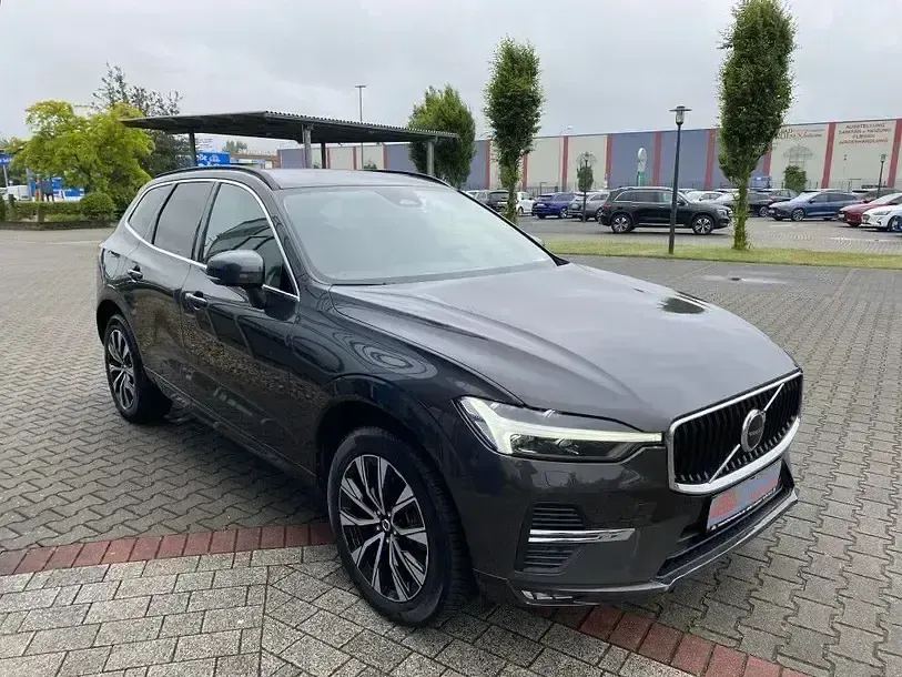 Gebraucht Volvo XC60 Core 197 PS (144 kW) 2024 Grau SUV