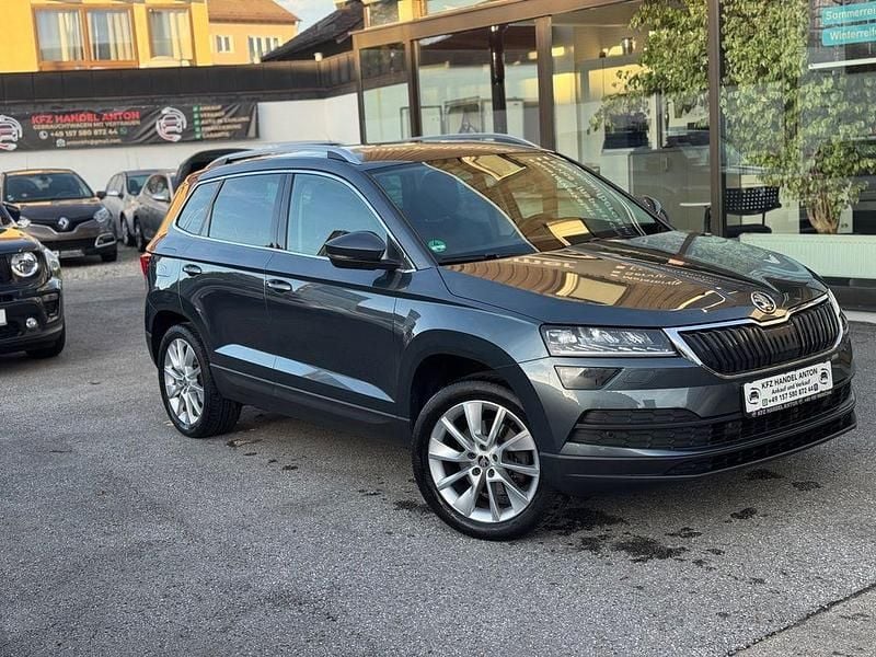 Grau Gebraucht 2019 Skoda Karoq SUV | 23.499 € (Etwas zu teuer) - Bild 1/4