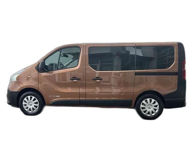 Gebraucht Renault Trafic Expression 145 PS (106 kW) 2017 Braun metallic Van / Kleinbus