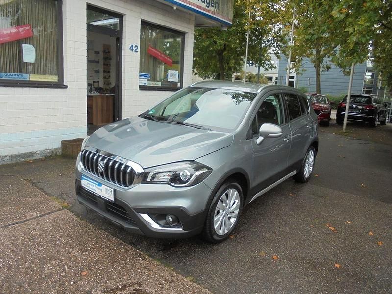 Grau Gebraucht 2019 Suzuki SX4 S-Cross SUV | 14.850 € (Fairer Preis) - Bild 1/4