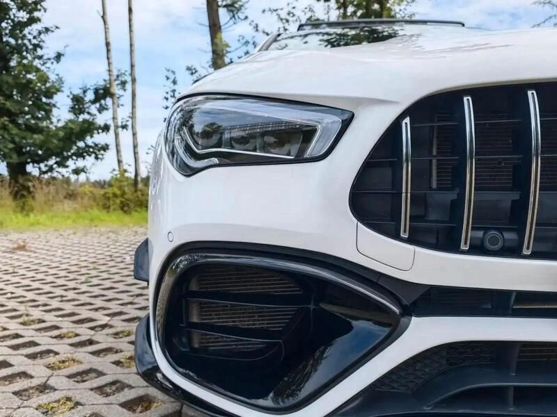 Weiß Gebraucht 2020 Mercedes CLA45 AMG Shooting Brake Kombi | 47.999 € (Fairer Preis) - Bild 1/4
