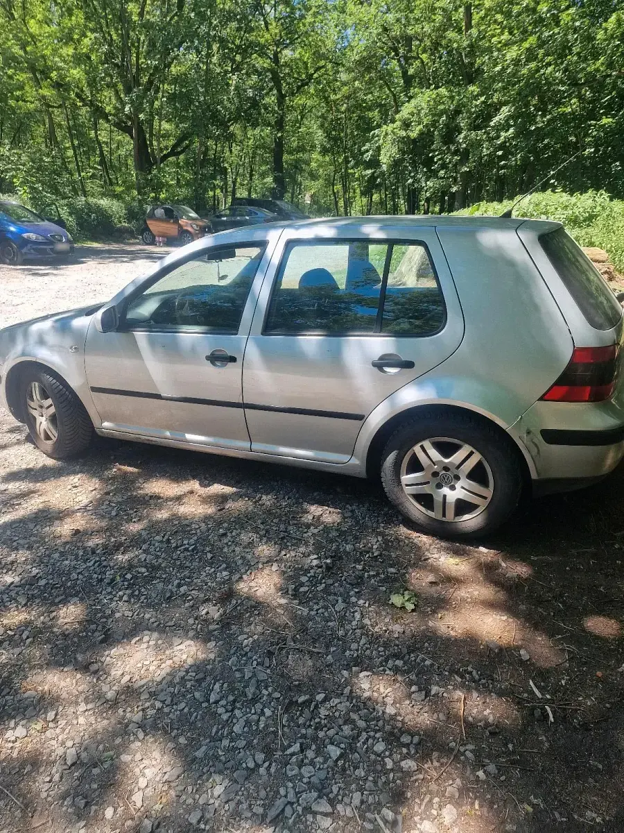 Gebraucht VW Golf IV 105 PS (77 kW) 2001 Kleinwagen