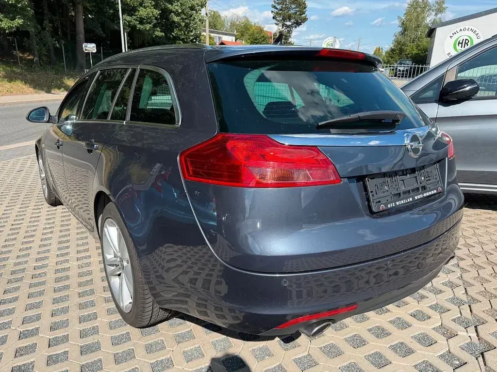 Gebraucht Opel Insignia 220 PS (161 kW) 2010 Blau Limousine