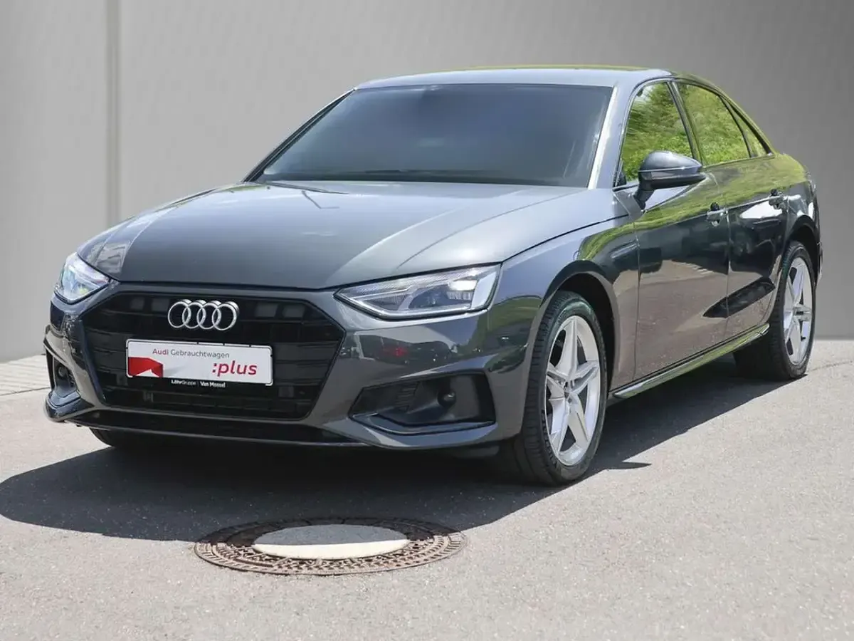 Gebraucht Audi A4 Advanced 204 PS (150 kW) 2022 Manhattangrau metallic Limousine