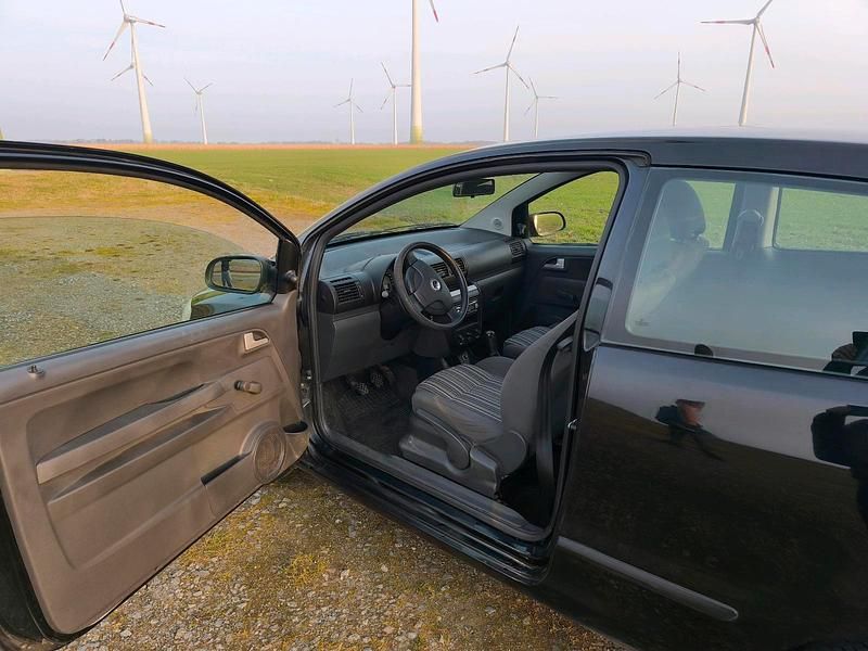 Gebraucht VW Fox 54 PS (39 kW) 2007 Schwarz Kleinwagen