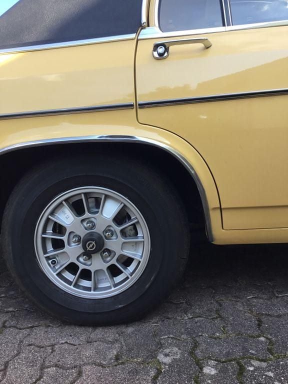 Gebraucht Opel Diplomat 165 PS (121 kW) 1977 Gelb Limousine