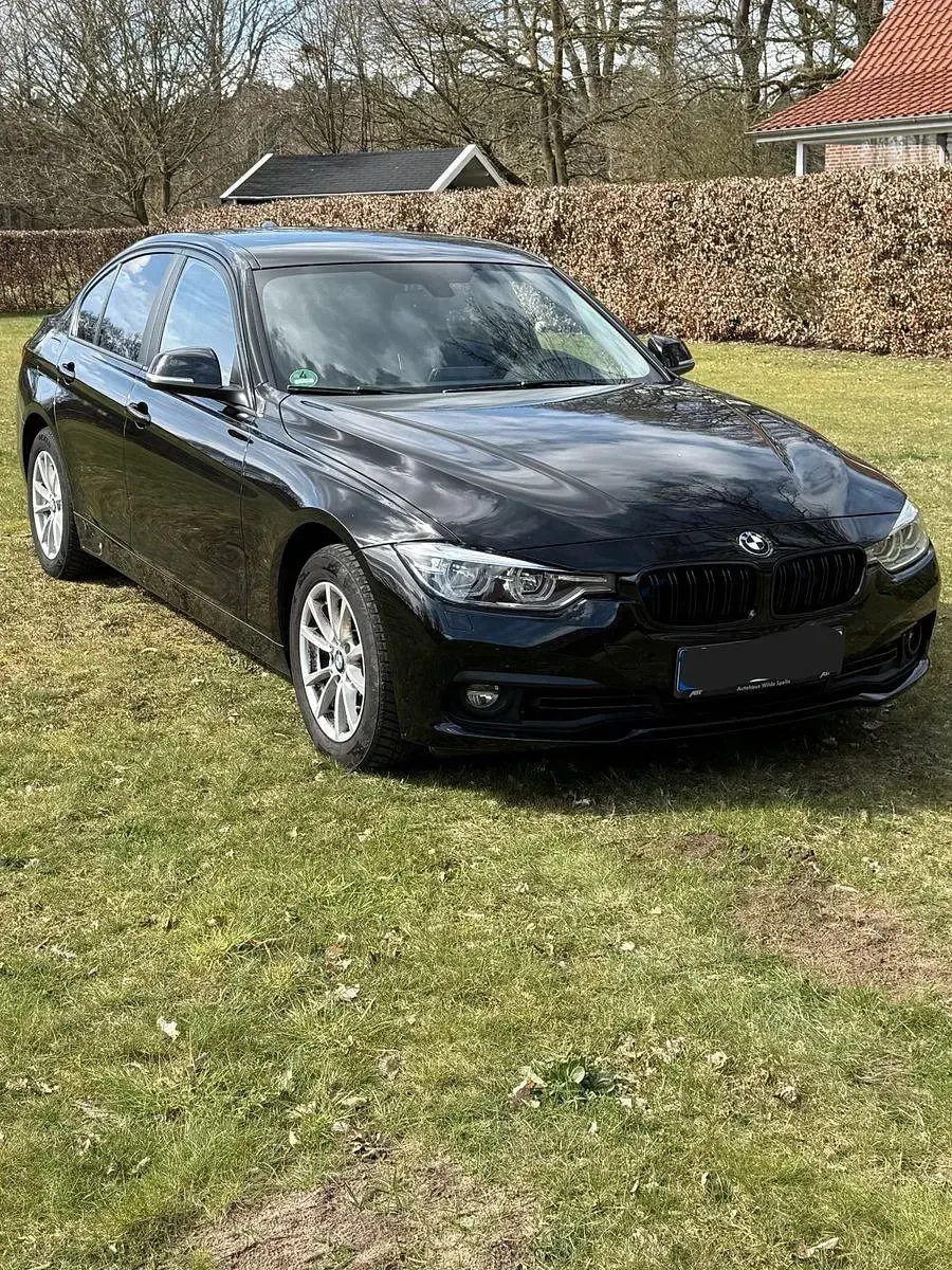 Gebraucht BMW 318 Advantage 136 PS (100 kW) 2018 Schwarz Limousine
