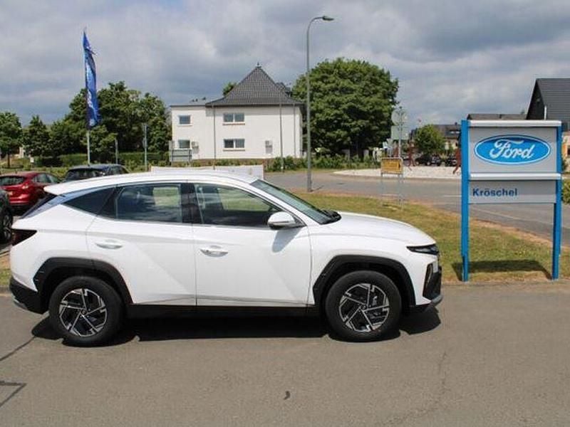 Weiß Neu 2025 Hyundai Tucson Comfort SUV | 29.990 € (Fairer Preis) - Bild 1/4