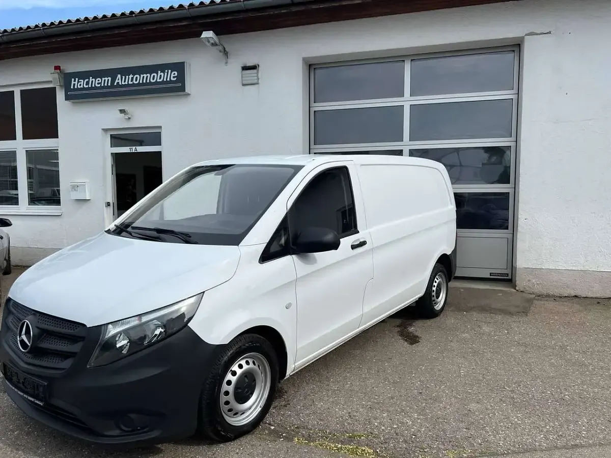 Gebraucht Mercedes Vito 114 PS (83 kW) 2017 Arktikweiss Van