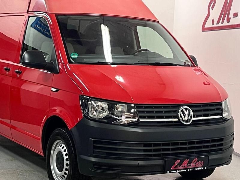 Gebraucht VW Transporter 102 PS (75 kW) 2016 Rot Van