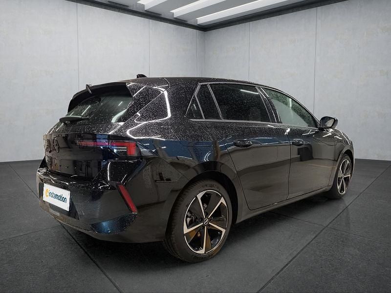 Gebraucht Opel Astra 131 PS (96 kW) 2025 Schwarz Limousine