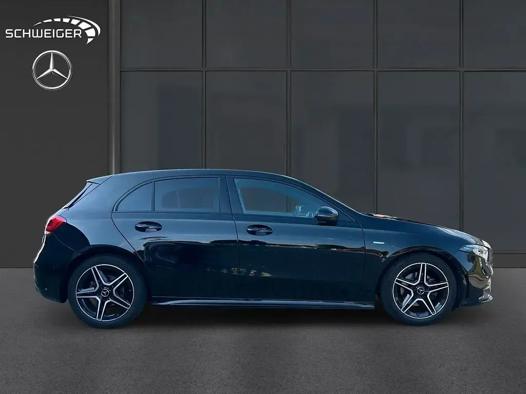 Gebraucht Mercedes A200 AMG line 150 PS (110 kW) 2022 Schwarz Limousine