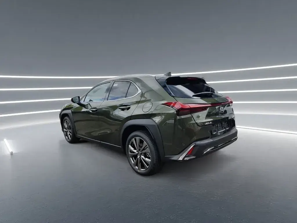 Neu Lexus UX 300h Sport Design Packet 199 PS (146 kW) 2026 Grün SUV